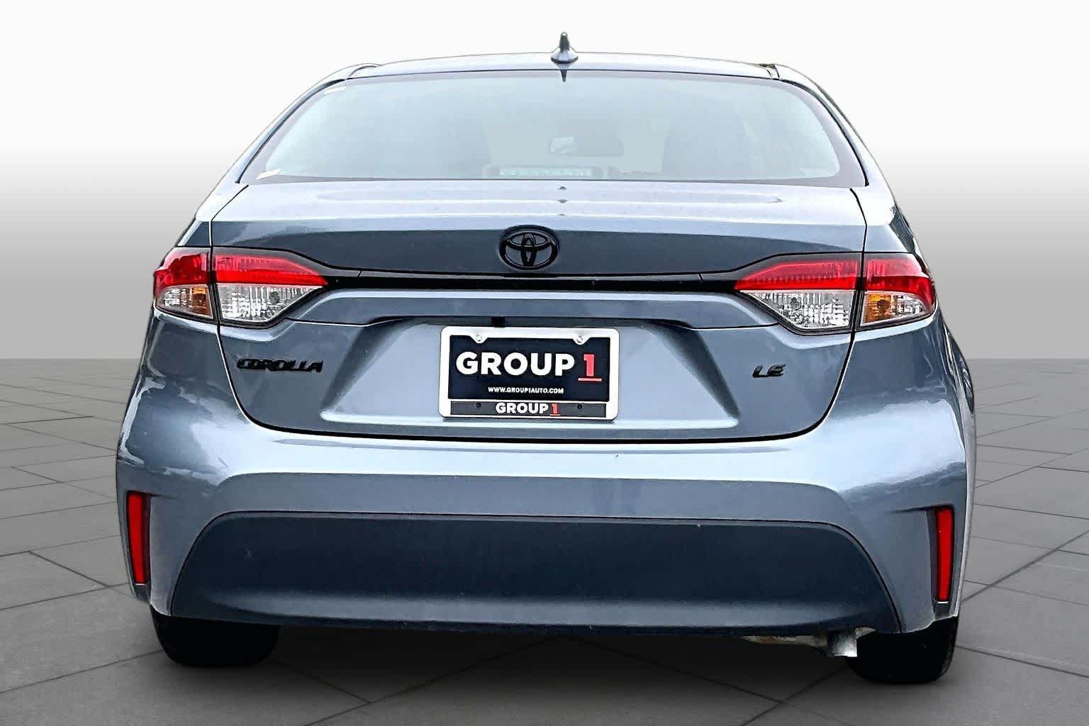 Used 2025 Toyota Corolla LE FWD image 5