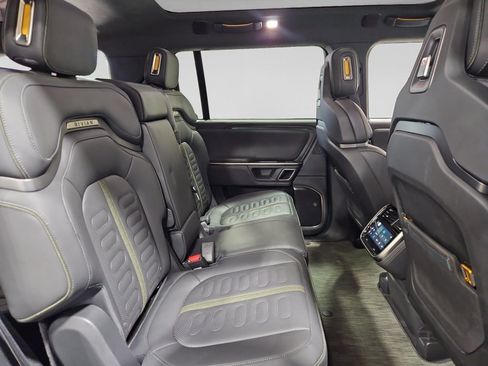 Used 2023 Rivian R1S Adventure AWD/4WD image 21