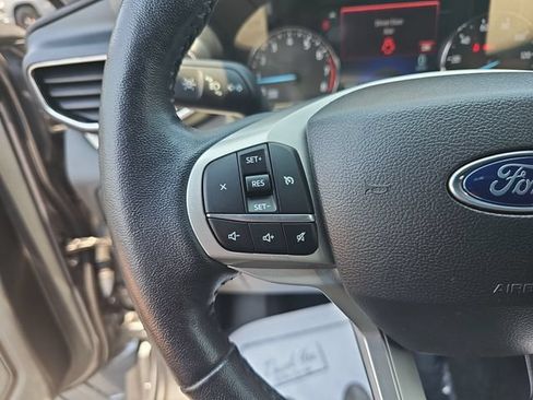 Used 2023 Ford Explorer XLT w/ Equipment Group 202A AWD/4WD image 19