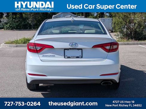 Used 2017 Hyundai Sonata SE FWD image 4