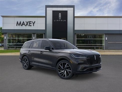 New 2026 Lincoln Aviator Black Label w/ Jet Appearance Package AWD/4WD image 95