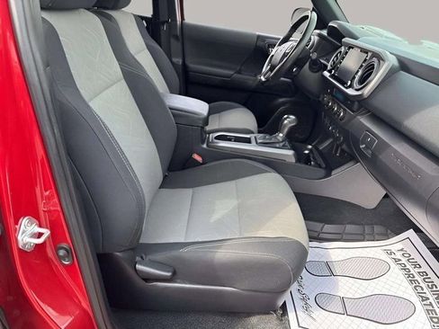 Used 2021 Toyota Tacoma TRD Off-Road image 24