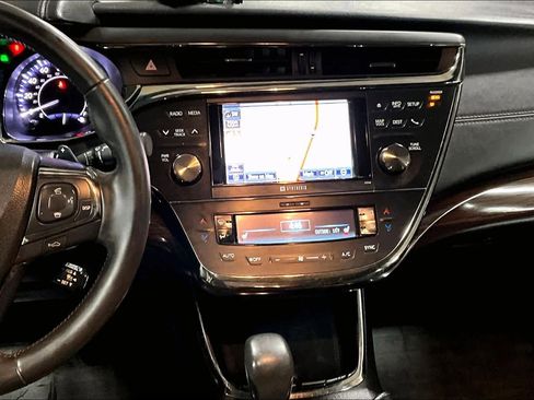 Used 2013 Toyota Avalon Limited image 6