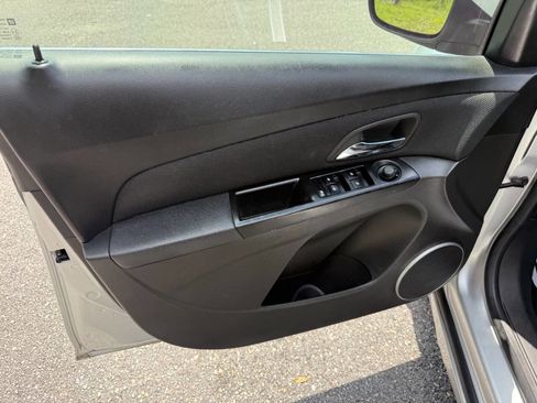 Used 2011 Chevrolet Cruze LT image 39