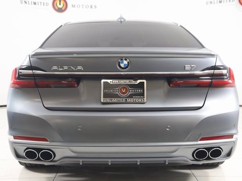 Used 2022 BMW ALPINA B7 xDrive w/ Luxury Rear Seating Package image 95