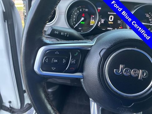 Used 2022 Jeep Wrangler Unlimited Sahara image 18