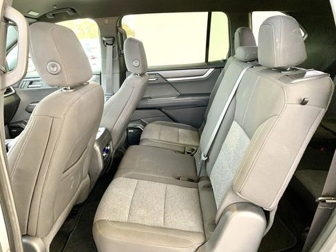 Used 2025 GMC Acadia Elevation image 13