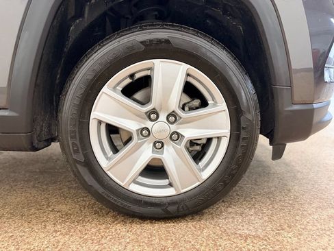 Used 2022 Jeep Compass Latitude w/ Convenience Group AWD/4WD image 24