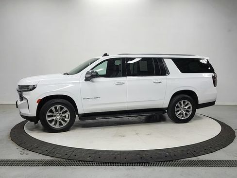Used 2023 Chevrolet Suburban Premier RWD image 4