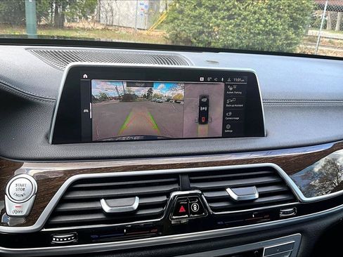 Used 2020 BMW 740i w/ M Sport Package RWD image 14