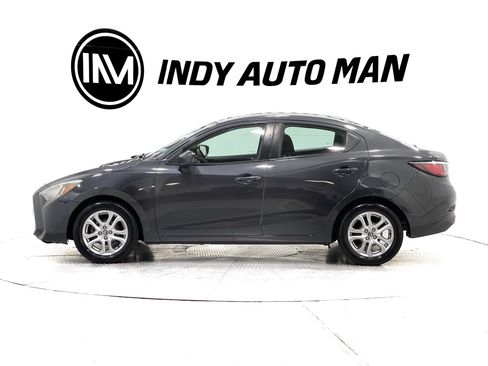 Used 2018 Toyota Yaris iA FWD image 7