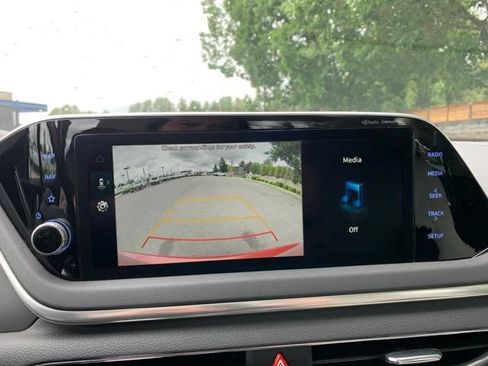 Certified 2023 Hyundai Sonata SEL w/ Convenience Package FWD image 18