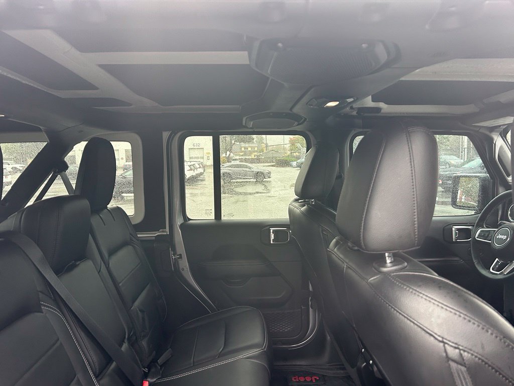 Used 2018 Jeep Wrangler Unlimited Sahara w/ Cold Weather Group AWD/4WD image 14