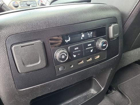 Used 2019 GMC Yukon XL Denali w/ Open Road Package image 12