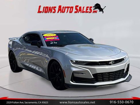 Used 2019 Chevrolet Camaro LT RWD image 1