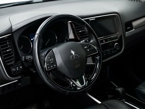 Used 2019 Mitsubishi Outlander SEL image 12