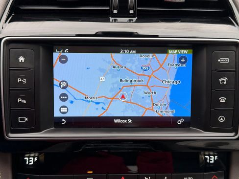 Used 2017 Jaguar F-PACE R-Sport image 28