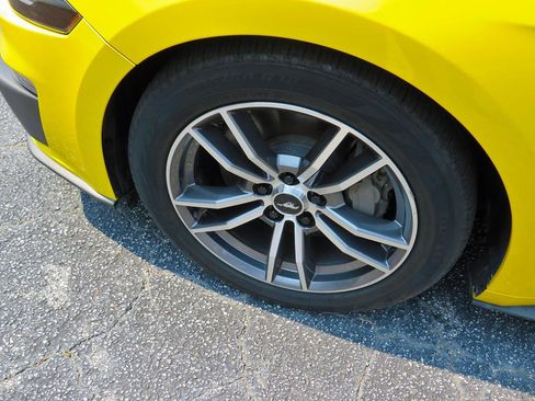 Used 2018 Ford Mustang GT Premium RWD image 11