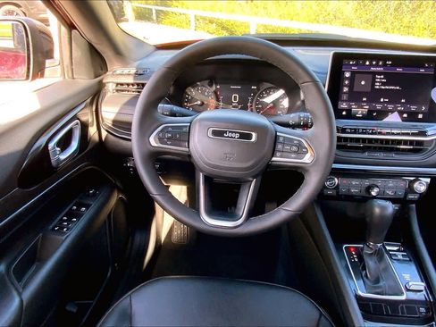 Used 2026 Jeep Compass Limited image 6