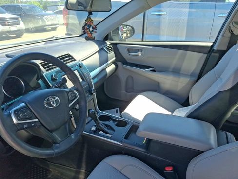 Used 2017 Toyota Camry SE FWD image 8