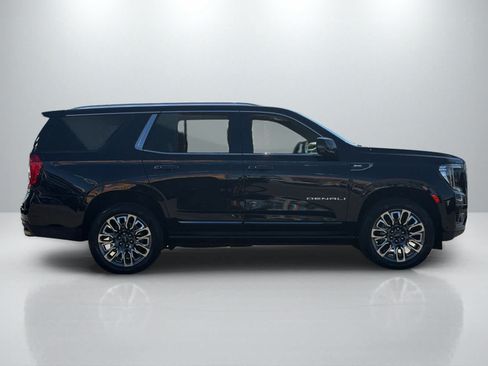 Used 2024 GMC Yukon Denali Ultimate AWD/4WD image 8