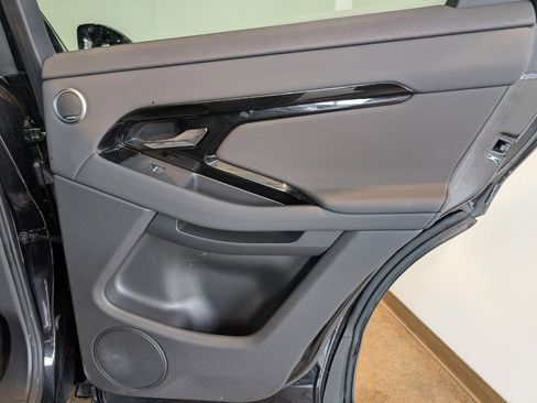 Used 2024 Land Rover Range Rover Evoque Dynamic SE image 30