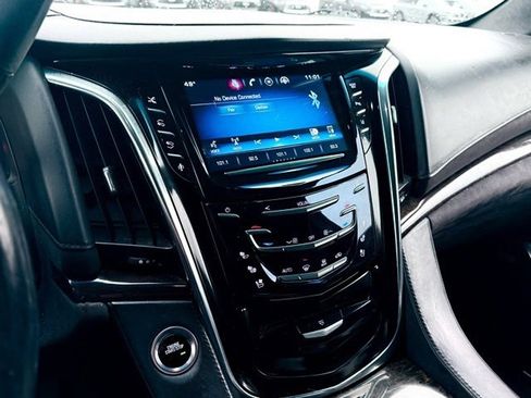 Used 2015 Cadillac Escalade Platinum image 17