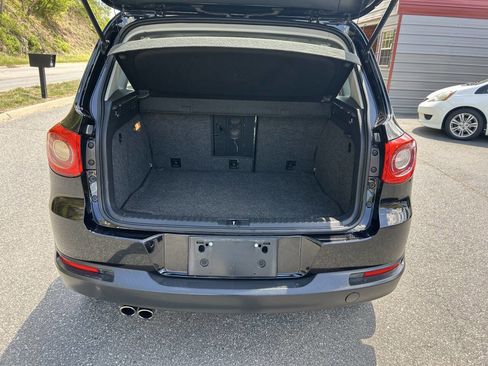 Used 2011 Volkswagen Tiguan S image 23