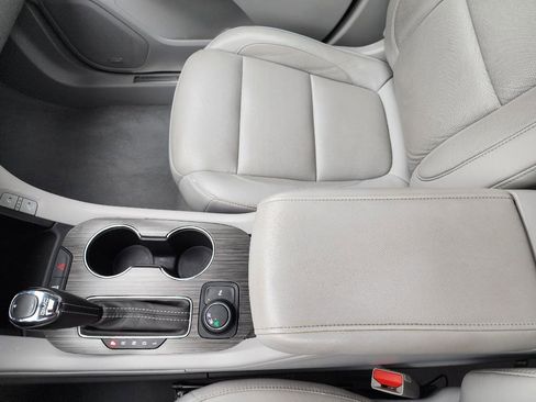 Used 2019 GMC Acadia SLT image 22