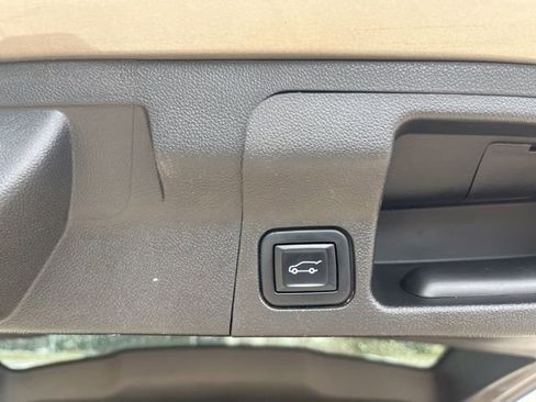 Used 2023 GMC Acadia AT4 w/ Technology Package image 38