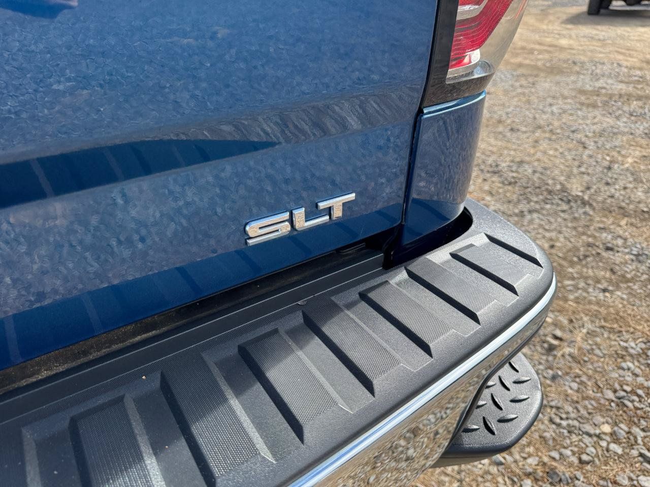 Used 2018 GMC Sierra 1500 SLT w/ SLT Premium Package AWD/4WD image 16