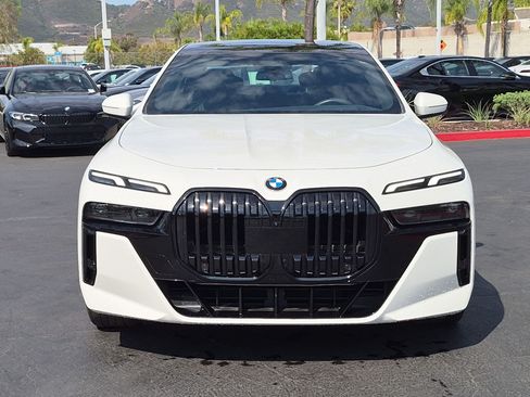 Used 2023 BMW 740i RWD image 3