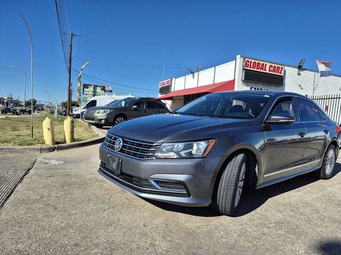 Used 2016 Volkswagen Passat 1.8T SE image 2