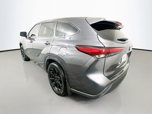 Used 2023 Toyota Highlander LE image 7