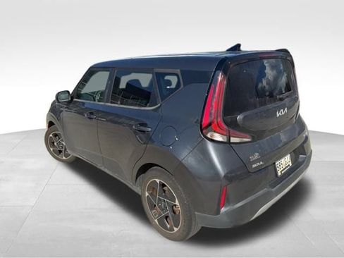 Used 2023 Kia Soul EX image 3