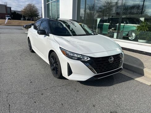 Used 2024 Nissan Sentra SR w/ SR Premium Package image 2