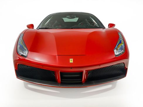 Certified 2018 Ferrari 488 GTB RWD image 6