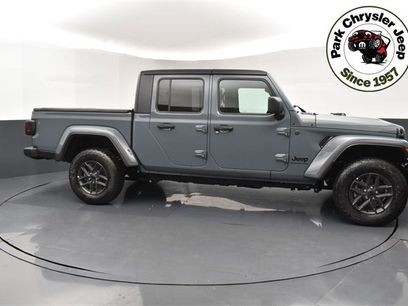New 2025 Jeep Gladiator Sport