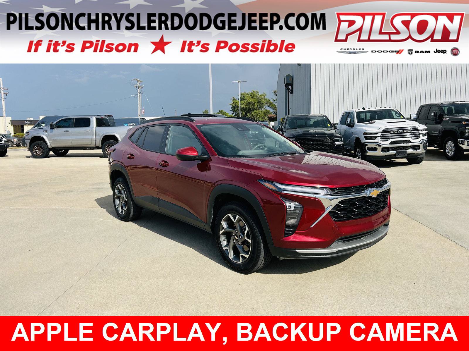Used 2025 Chevrolet Trax LT FWD image 1