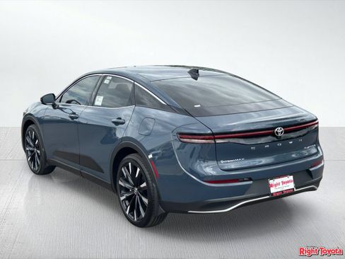 New 2026 Toyota Crown Platinum AWD/4WD image 4