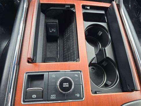 Used 2021 Lincoln Navigator 4WD image 28