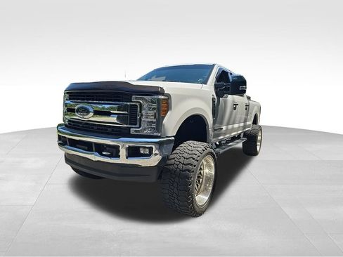 Used 2019 Ford F250 XLT w/ XLT Premium Package AWD/4WD image 7