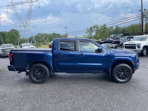 Used 2022 Nissan Frontier SV AWD/4WD image 8