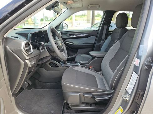 Used 2025 Chevrolet TrailBlazer LT AWD/4WD image 11