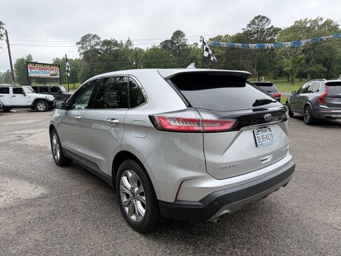 Used 2019 Ford Edge Titanium w/ Equipment Group 301A FWD image 3