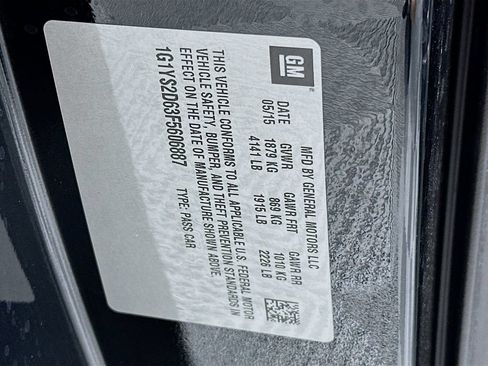 Used 2015 Chevrolet Corvette Z06 w/ 2LZ Preferred Equipment Group RWD image 31