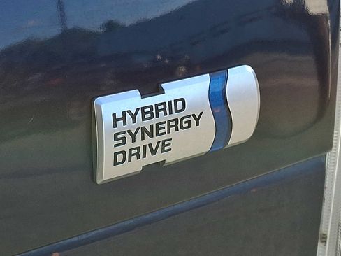 Used 2014 Toyota Prius Four FWD image 30