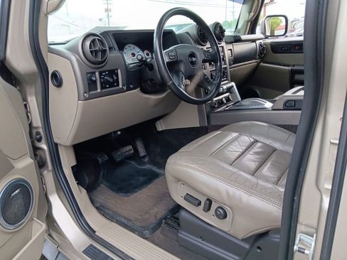 Used 2004 HUMMER H2 w/ Preferred Equipment Group AWD/4WD image 26