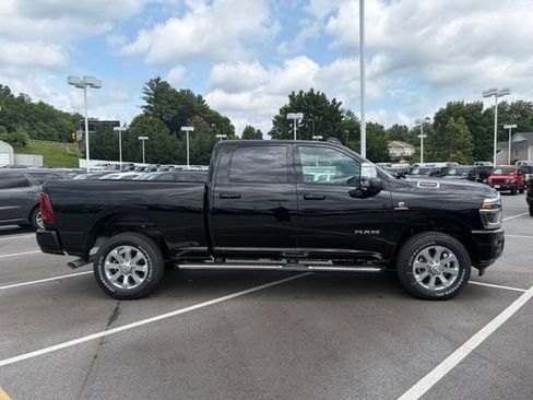New 2026 RAM 2500 Laramie w/ Towing Technology Group AWD/4WD image 9