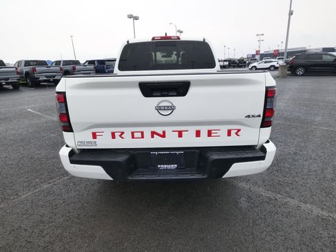 Used 2025 Nissan Frontier SV AWD/4WD image 7